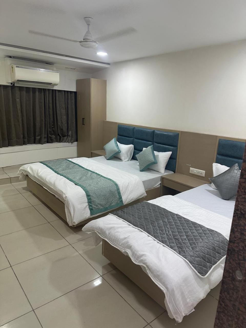Hotel Nest View Ahmedabad Buitenkant foto