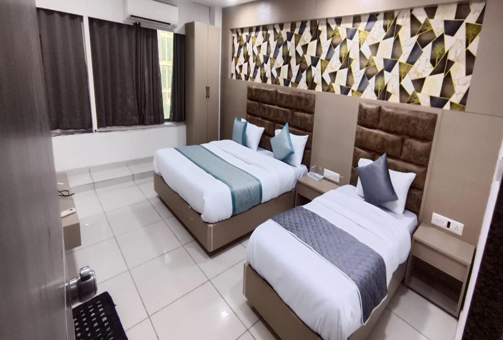Hotel Nest View Ahmedabad Buitenkant foto