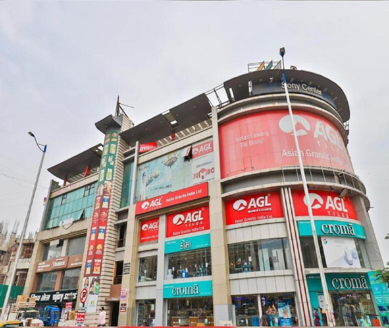 Hotel Nest View Ahmedabad Buitenkant foto